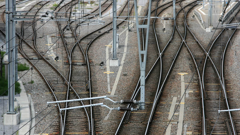 Узловые станции это. Железнодорожный узел. Соединение железнодорожных путей. ЖД развязки фото. Как выглядит Железнодорожный узел.